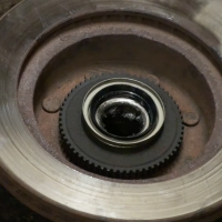 brakes,accessory,install,hardware,mount,rotor,hub,bearing,protect,wheel,seal,clean,grease,seal,lubricant,suspension,front,cap